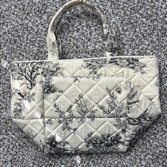 PIERRE DEUX Vintage French Country Cream Tote Bag with Vintage Toile Print - Picture 4 of 8